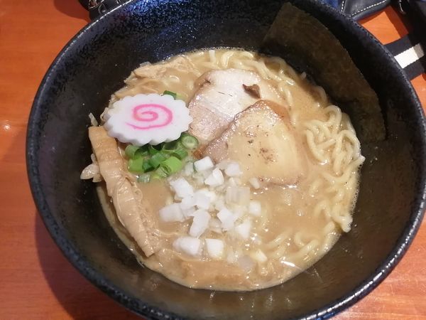 「濃厚中華そば（醤油）830円」@中華そば 輝羅の写真