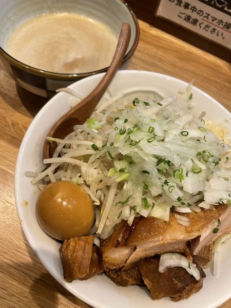 「豚ポタつけ麺（中）野菜ニンニク脂シロ＋煮たまご¥1,100」@(SCLabo)の写真