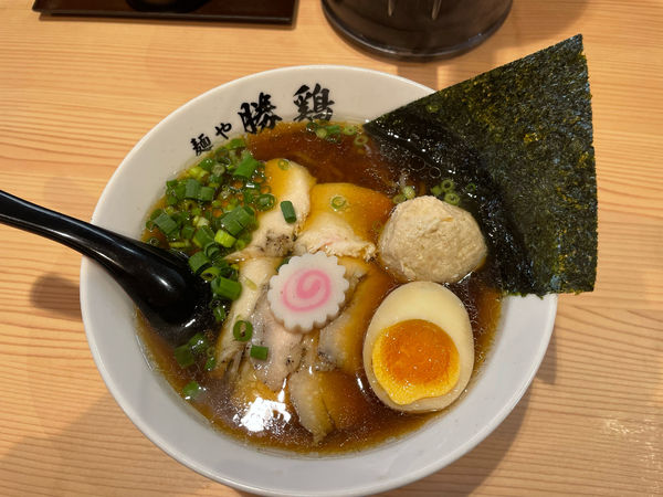 「特製醤油ラーメン」@自家製麺 麺や勝鶏の写真