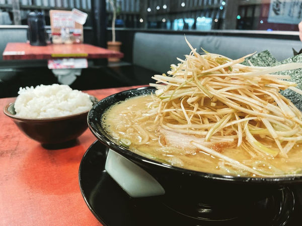 「ネギラーメン醤油 大盛り」@横濱家系ラーメン さがみ家の写真
