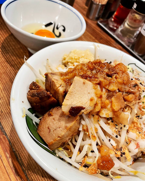 「汁無しそば」@雷 千葉駅前店の写真