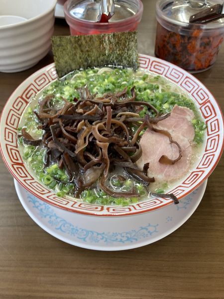 「ネギラーメン＋きくらげ」@博多長浜らーめんもりやの写真