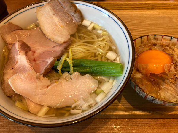 「塩らーめん＋卵かけご飯（サービス券）」@麺や 柚葉の写真