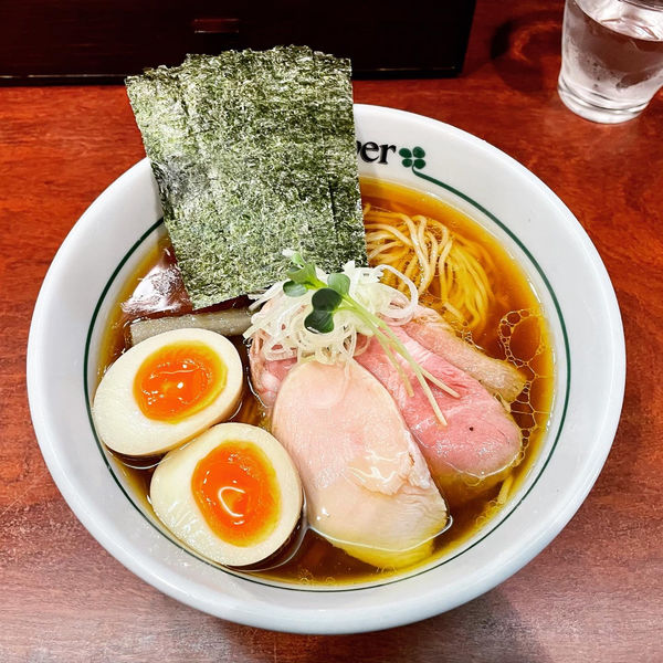 「特性醤油らあめん(鶏スープ) 麺大盛り」@らあめんCloverの写真