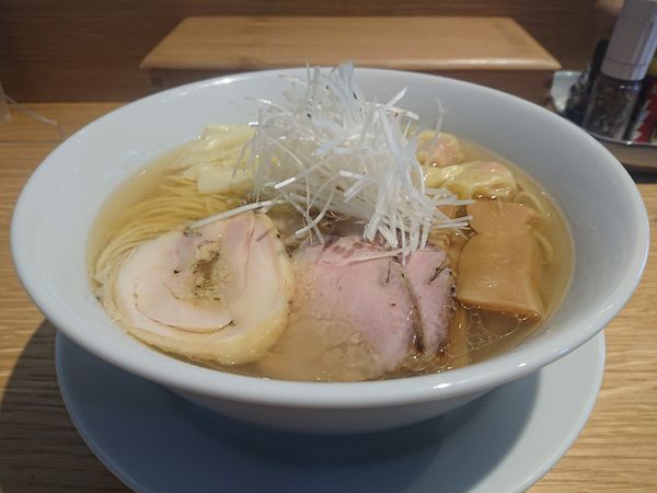 「海老わんたん塩そば」@中華そば 二階堂の写真