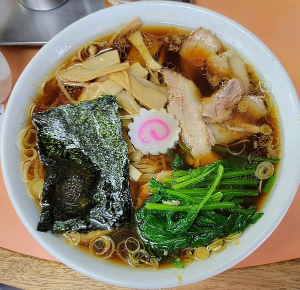 「青島ラーメン大盛　ほうれん草メンマ増し」@青島食堂 宮内駅前店の写真