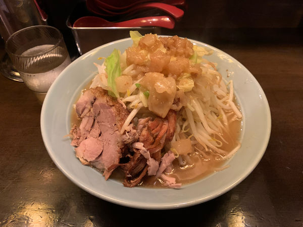 「ラーメン小830円」@立川マシマシ 9号店の写真