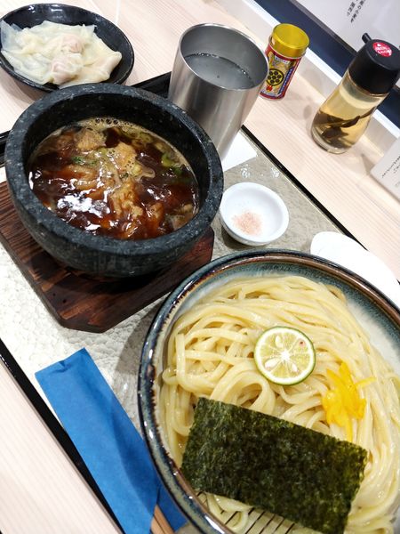 「牛醤油つけ麺・自家製雲呑増し」@つけ麺 青木の写真