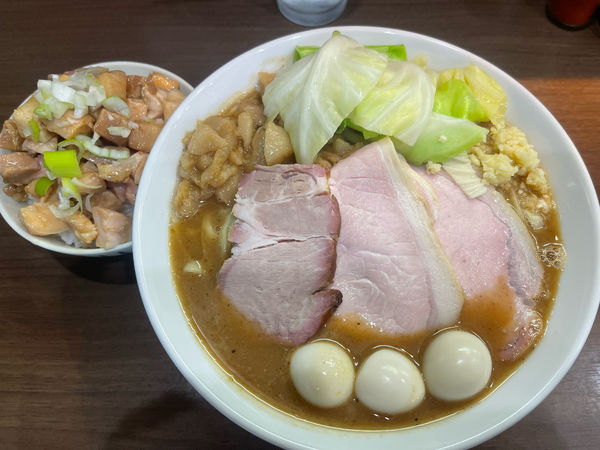 「限定100杯　豚魚ラーメンSP＋チャーシューまぶし飯」@Noodle&Spice curry 今日の1番の写真