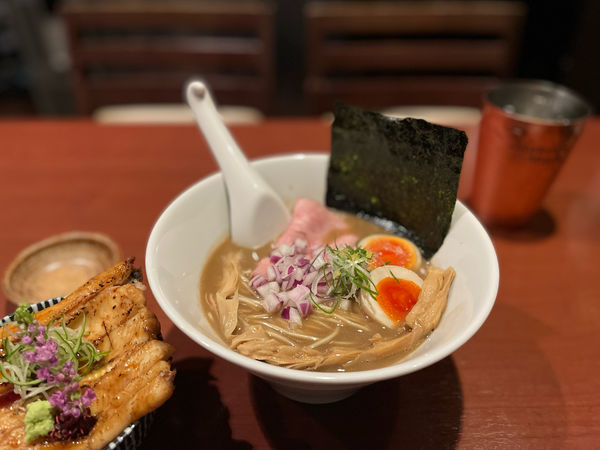 「濃厚煮干し蕎麦（味玉入り）¥900」@酒肴場 屯の写真