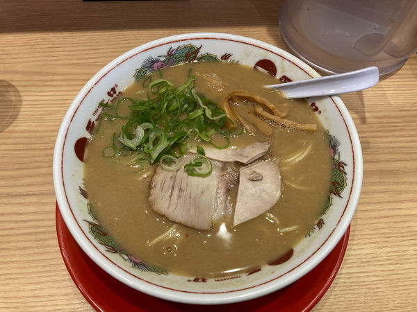 「こってり(並) スープ増量　1000円(890円+110円)」@天下一品 町田店の写真