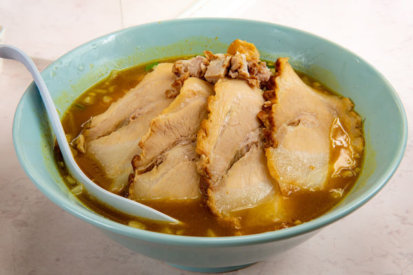 「カレーラーメン チャーシュー5枚トッピング」@くるまやラーメン 大原店の写真