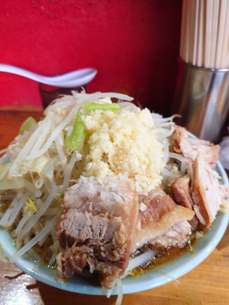 「チャーシュー麺　野菜マシ　ニンニク」@ラーメン髭の写真