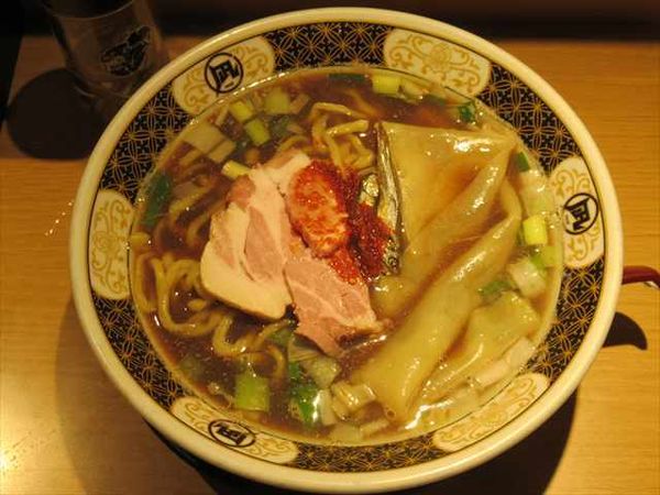 「煮干ラーメン（870円）」@すごい煮干ラーメン凪 西新宿7丁目店の写真