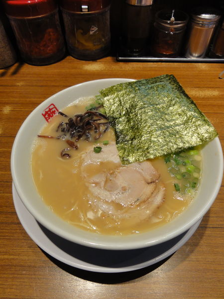 「ラーメン750円硬め」@九州ラーメン つばめ軒の写真