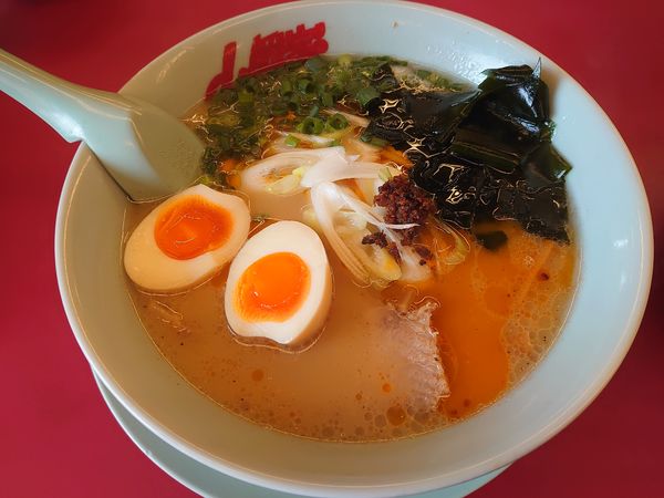 「えび塩らーめん 味付玉子」@山岡家 狭山店の写真