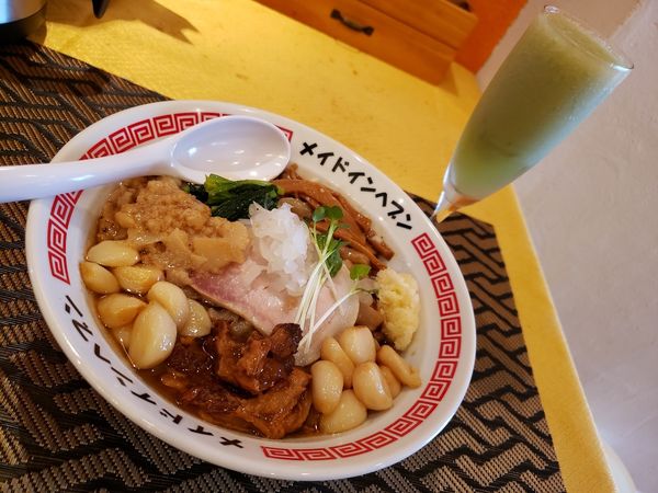 「大盛　ローストニンニク×２　味付け背脂　反逆のスムージー」@メイドインヘブンの写真