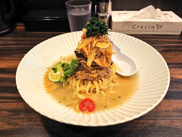 「もちガツオの冷やし 実さんしょのみぞれ」@稲荷屋の写真