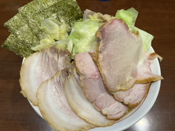 「チャーシューメン、中盛り、キャベツ」@らーめん飛粋の写真