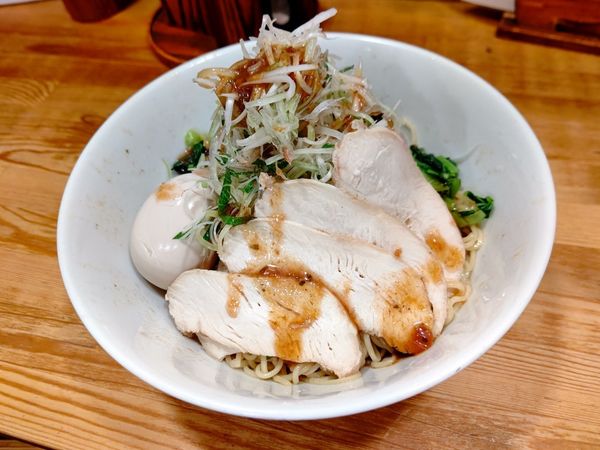 「梅と大場とみょうがの冷しまぜそば(並盛・250g)979円」@らーめんや なかじゅう亭 高崎市通町本店の写真