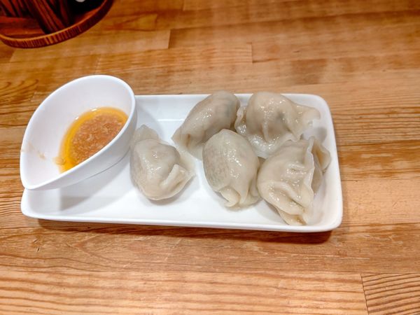 「手作り茹で上げ餃子450円」@らーめんや なかじゅう亭 高崎市通町本店の写真