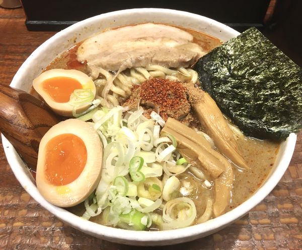 「味玉　辛辛魚ラーメン(大盛り＋太麺)」@麺処 井の庄 立川店の写真