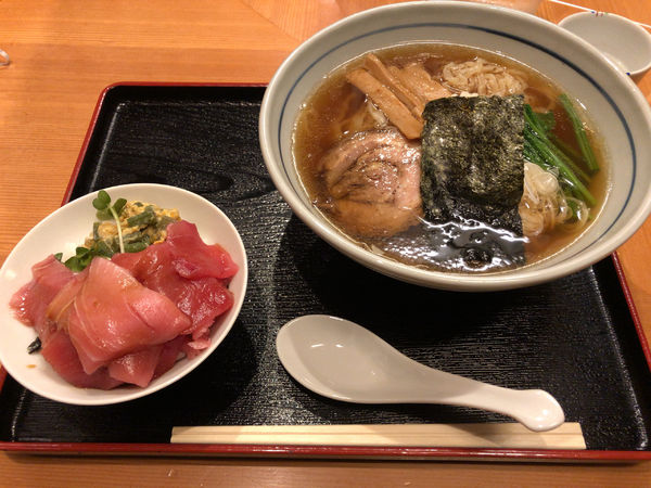 「中華そば＋まぐろ丼」@味処 むさし野の写真