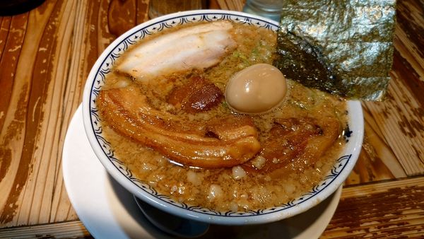 「W豚角煮醤油」@麺屋 たろうず 焼津店の写真