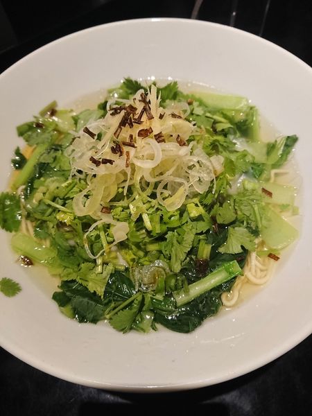 「牡蠣ワンタンと青菜の旨塩そば ＋ パクチー」@Tonariの写真