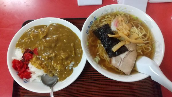 「カレーライス＋ラーメンセット980円」@中華料理 北京飯店の写真