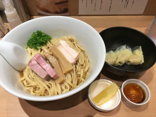 「まぜそば＋肉ワンタン」@らぁ麺すみ田の写真