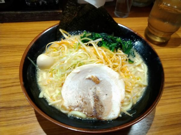 「ネギラーメン　麺普通　味普通　脂少なめ（920円）」@横浜家系ラーメン 壱角家 御徒町店の写真