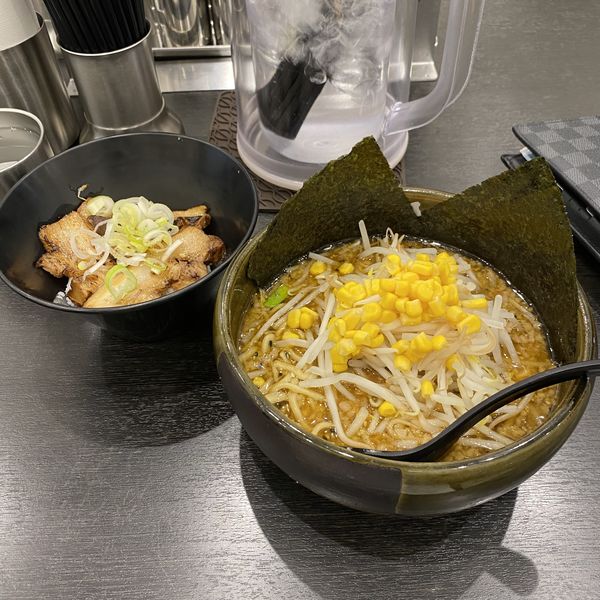 「味噌ラーメン　チャーシュー丼セット　¥1,100」@東京スタイルみそラーメン ど・みそ ららぽーと豊洲店の写真