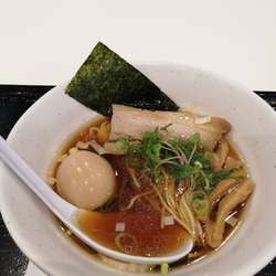 元祖しょうゆラーメン(味玉つき)