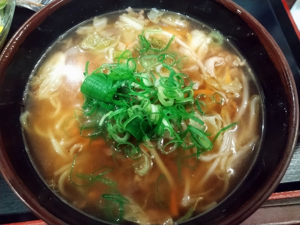 「野菜たっぷりラーメン（490円＋税）」@ザ・めしや 上前津店の写真