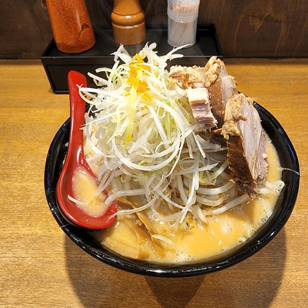 「ネギ味噌チャーシュー麺＋麺大盛」@萬馬軒 橙 池袋店の写真