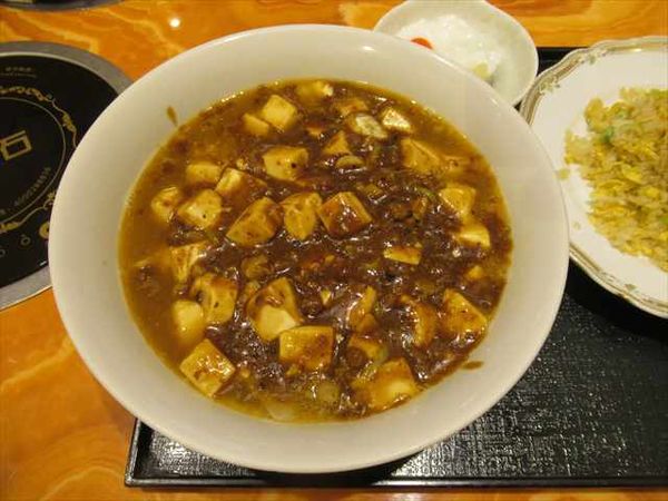 「麻婆豆腐麺（900円）＋半チャーハン（200円）」@中華料理 鍋一の写真