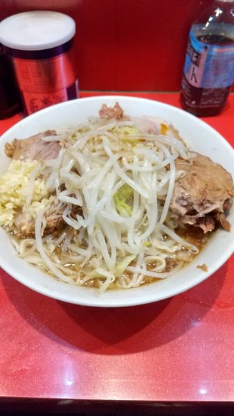 「ラーメン半分 豚まし」@ラーメン二郎 西台駅前店の写真