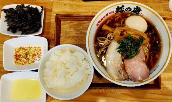 「しょうゆ中華そば」@自家製中華そば 麺の虜の写真