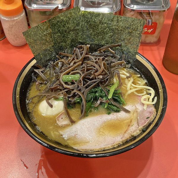 「ラーメン他」@横浜家系総本山 吉村家直系店 ラーメン内田家の写真