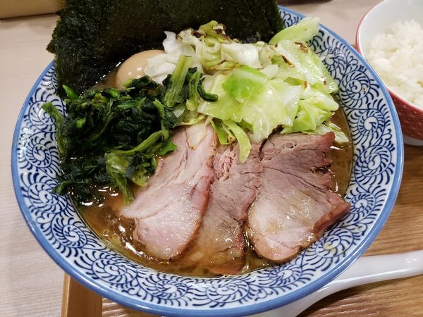 「宮元家流　家系ラーメン+特製+ライス」@煮干しつけ麺 宮元の写真
