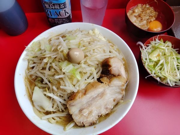 「ラーメンネギ海苔脂生卵ニンニク少なめ」@麺屋HEROの写真