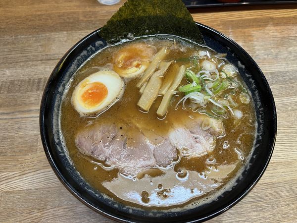 「赤味噌らーめん（味付玉子、大盛り）」@麺匠らーめん いせ屋 大和八木店の写真