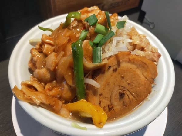 「豚スタミナ炒め二郎系」@らーめん 三極志の写真