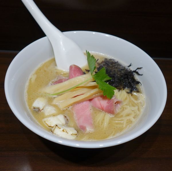 「真鯛白湯そば」@寿製麺 よしかわ 西台駅前店の写真
