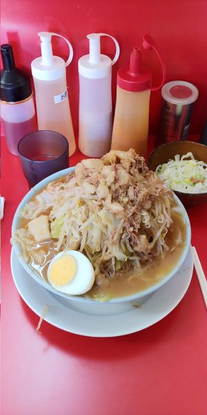 「半分ラーメン（野菜マシ＋ちょい油）」@ラーメン富士丸 東浦和店の写真