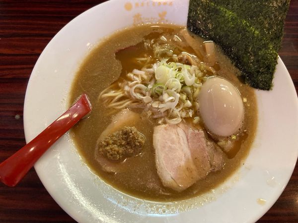 「極ニボ搾り　味玉」@煮干しらあめん 燕黒の写真