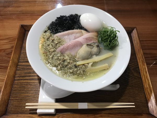 「牡蠣塩そば¥950&味玉¥50」@むかんの写真