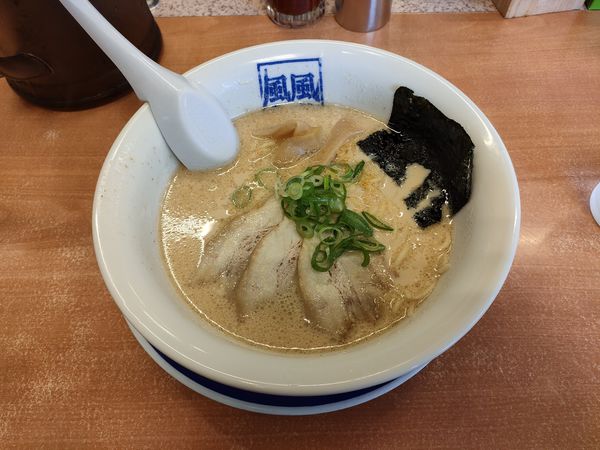 「豚骨ラーメン」@風風ラーメン 浦和道場店の写真