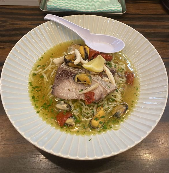 「限定・ブリのペシャール風 (アクアパッツァ) ￥1700」@稲荷屋の写真